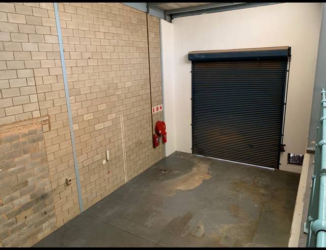 195M² WAREHOUSE TO LET IN STRIJDOMPARK